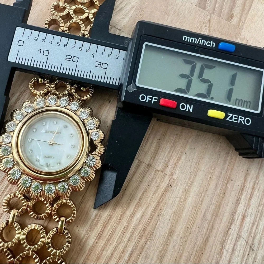 Vintage Giordano ladies gold tone bracelet watch NEW BATTERY